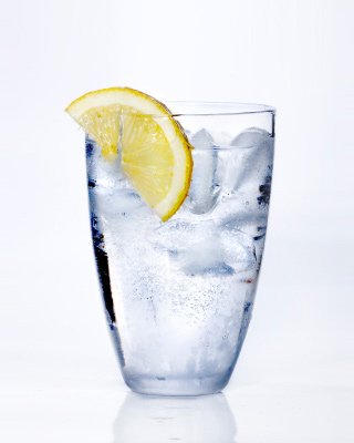 llery-dove-daily-renewal-glass-of-water-with-lemon.jpg