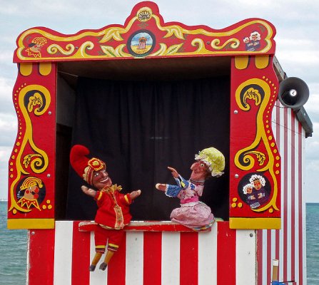 670px-Swanage_Punch_%26_Judy.jpg