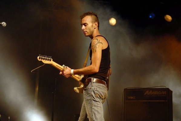 800px-Asaf-Avidan.jpg