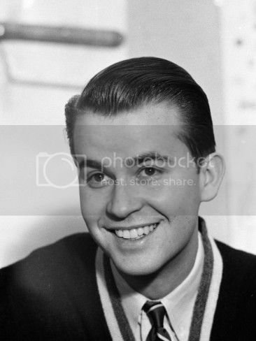 american-bandstand-host-dick-clark.jpg